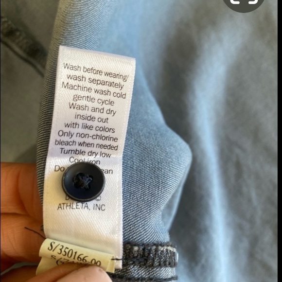 Athleta Button Down Denim Shirt Woman Sz XS - Picture 9 of 10